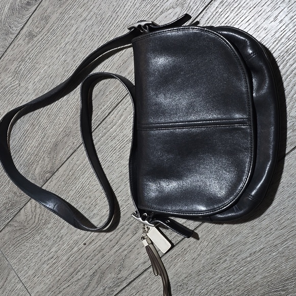 Coach Handbags - Vintage Coach Black Leather Shoulder Bag 7453